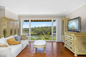 River View Oasis: Spacious 3-Bed House with Pool, Sydney